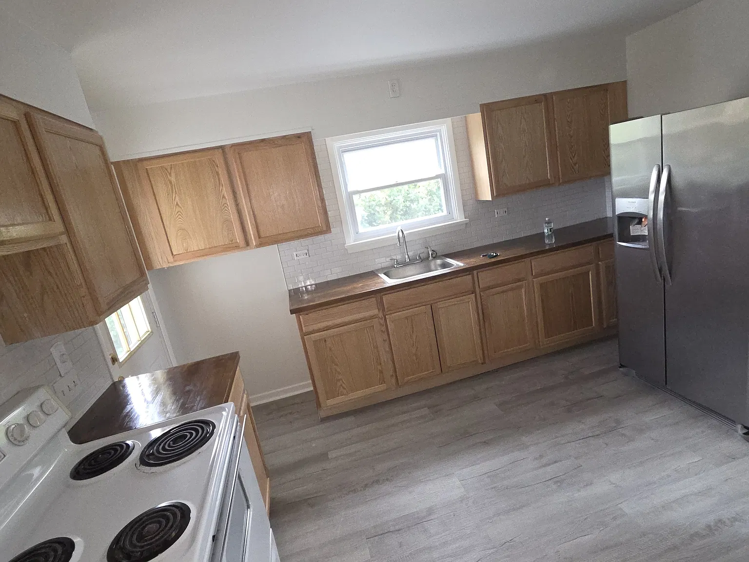 2 bed, 1000 sqft, $1,450 — Photo 3
