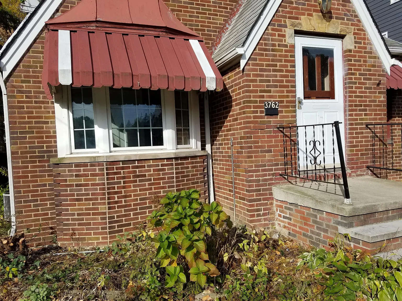 3762 W 178th St photo 1