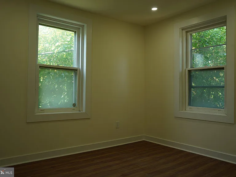140 S Keswick Ave — Photo 9