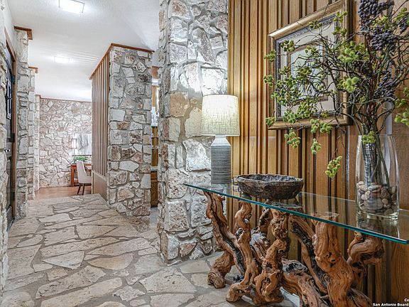 5th image of 1818 TARTON LN