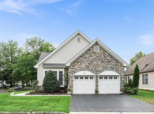 21 Hummingbird Dr, Hamilton, NJ 08690
