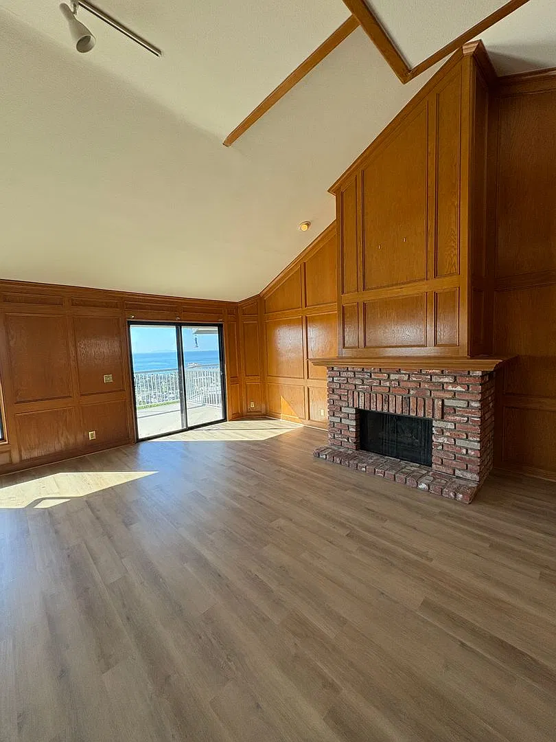 For Lease Spacious Ventura Hillside 3+2.5 Condo With Endless Ocean Views & Multiple Outdoor Spaces — Photo 3