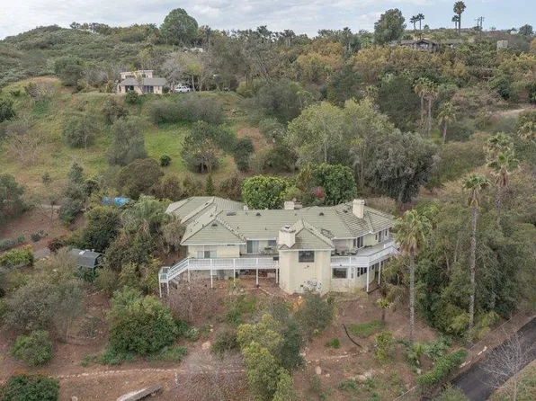 4327 Hollyhill Rd, Vista, CA 92084