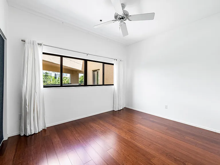 800 Hudson Ave #303 — Photo 21