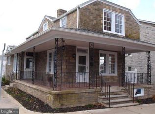 23 E Chestnut St, Ephrata, PA 17522