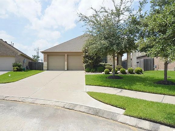 2nd image of 844 Falling Springs Ln