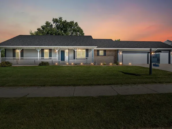 716 Kvamme Ln, Stoughton, WI 53589