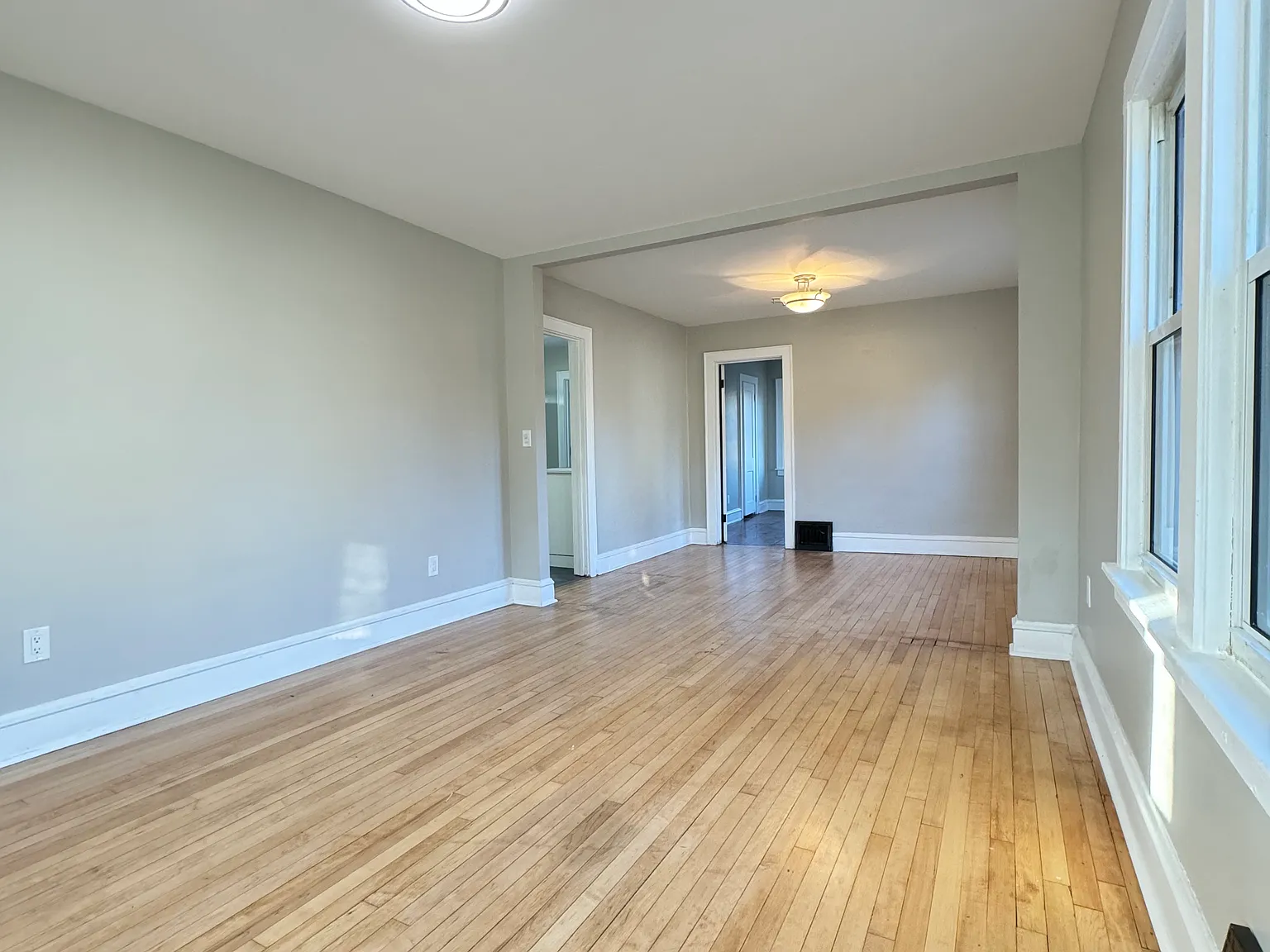 2 bed, 1000 sqft, $1,725 — Photo 3