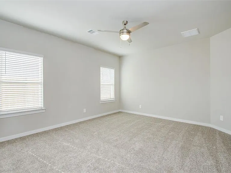 2918 Stamford Hill Ln — Photo 9