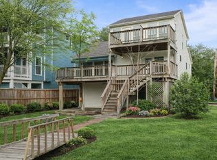 131 Oak Rd, Clear Lake Shores, TX 77565