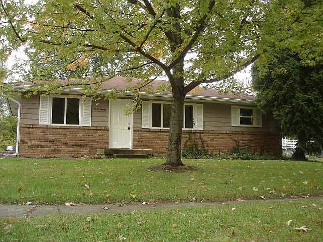 1st image of 820 Brooks Dr
