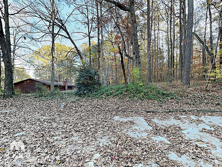 588 Henderson Rd — Photo 20