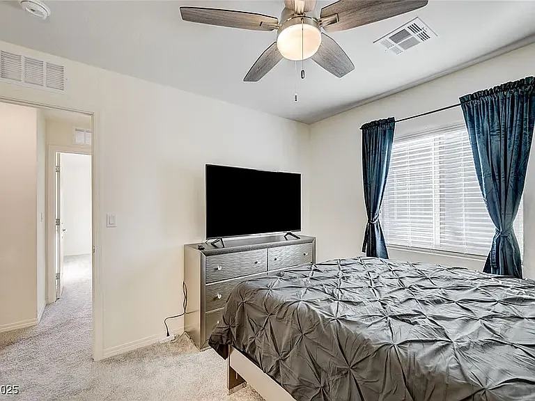 1624 Desert Path Ave — Photo 28