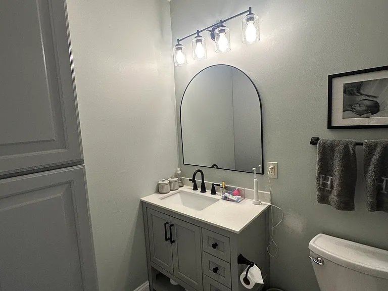 704 S Linwood Ave — Photo 26