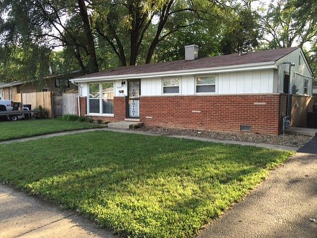 1st image of 16142 Oxford Dr