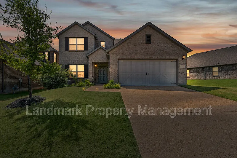 4 bed, 3.0 bath, 2769 sqft, $3,250 — Photo 2