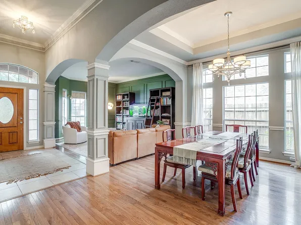 505 Dorcas Ln, Arlington, TX 76013