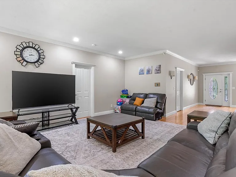 2320 Chatham Rd #1 — Photo 6