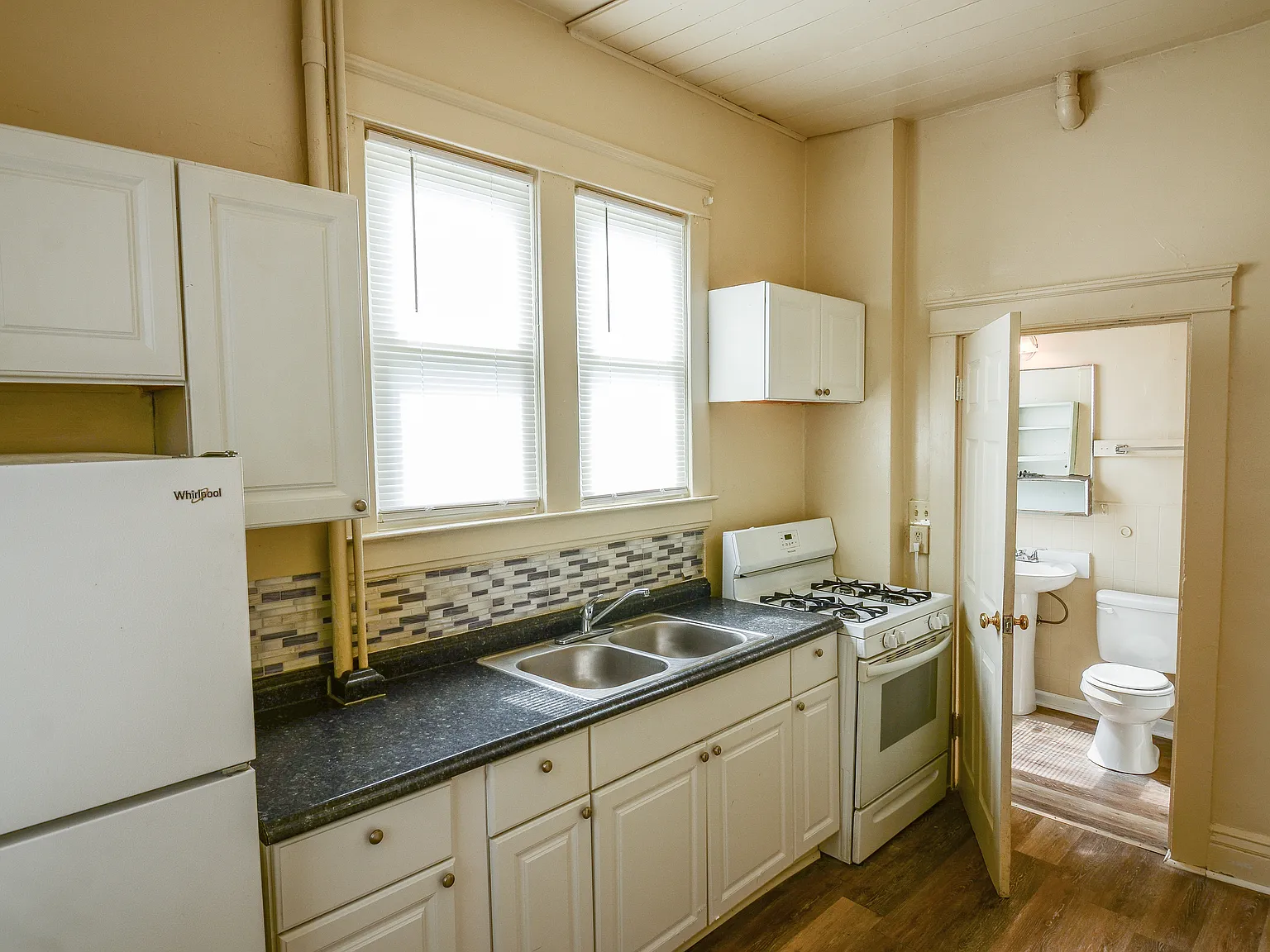 1 bed, 700 sqft, $675 — Photo 1