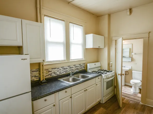 4 Delaware Ave APT B, Charleston, WV 25302