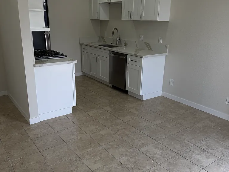 4326 Oregon St #9 — Photo 8