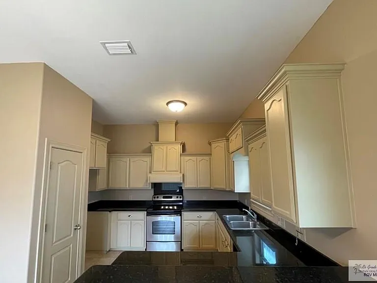 2459 Salerno Dr — Photo 8