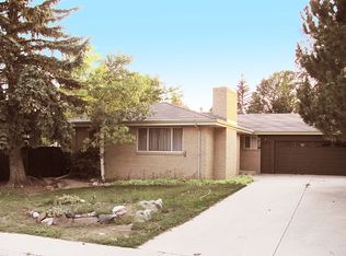 627 Meadowlark Ln, Cheyenne, WY 82009