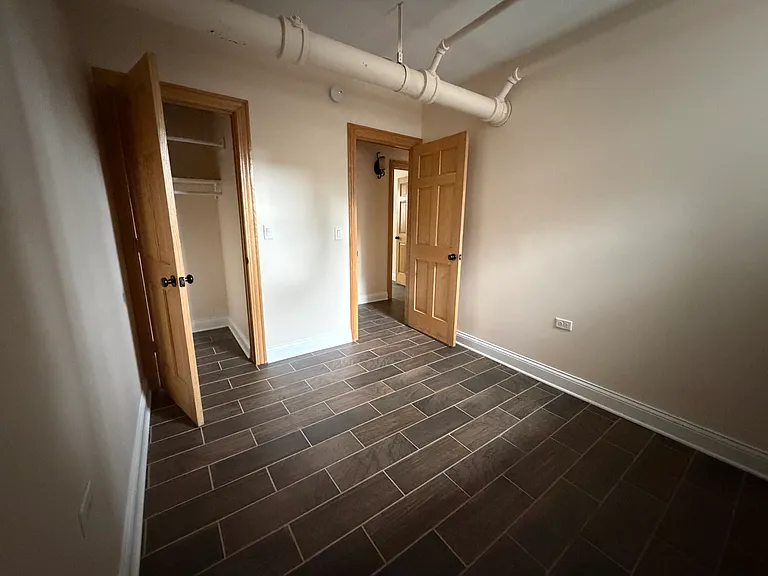 2611 N Albany Ave #BASEMENT — Photo 9