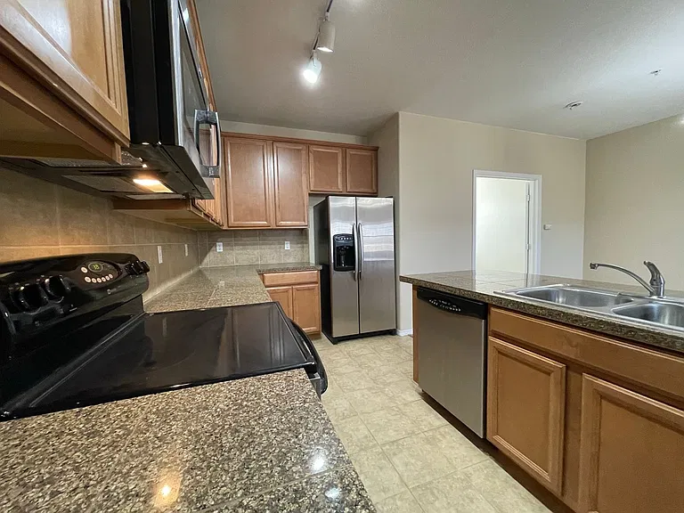 8440 Canyon Rim Trl #3 — Photo 7