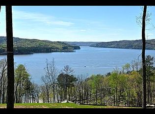 15 Boathouse Dr, Guntersville, AL 35976