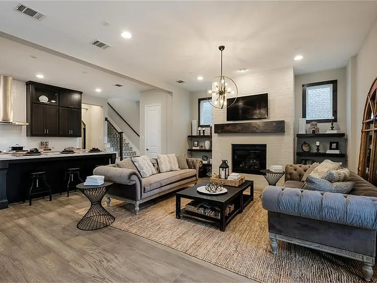 8043 Sunflower Ln — Photo 5