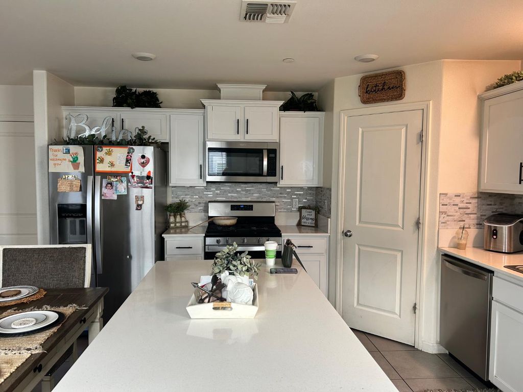 733 Newton Ct, Merced, CA