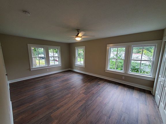 5th image of 135 Sims St