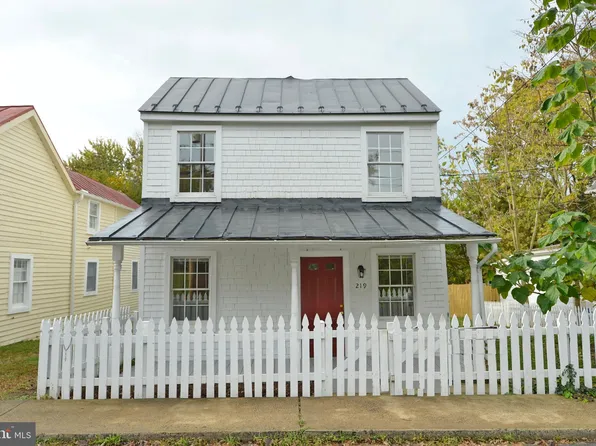 219 South St SE, Leesburg, VA 20175
