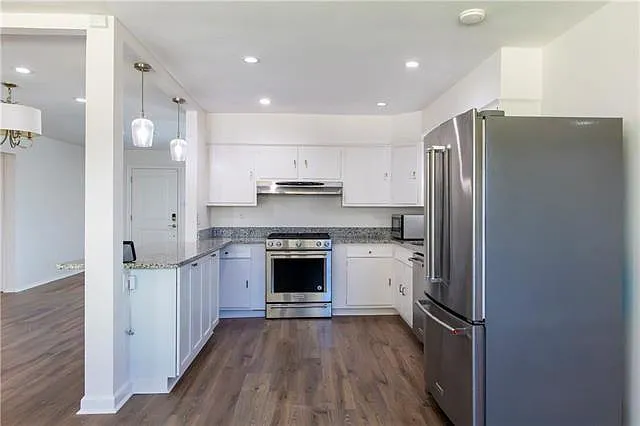 3 bed, 2.0 bath, 1900 sqft, $2,250 — Photo 4