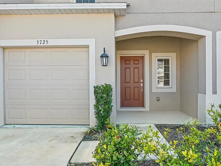 5725 Haven Ter — Photo 2