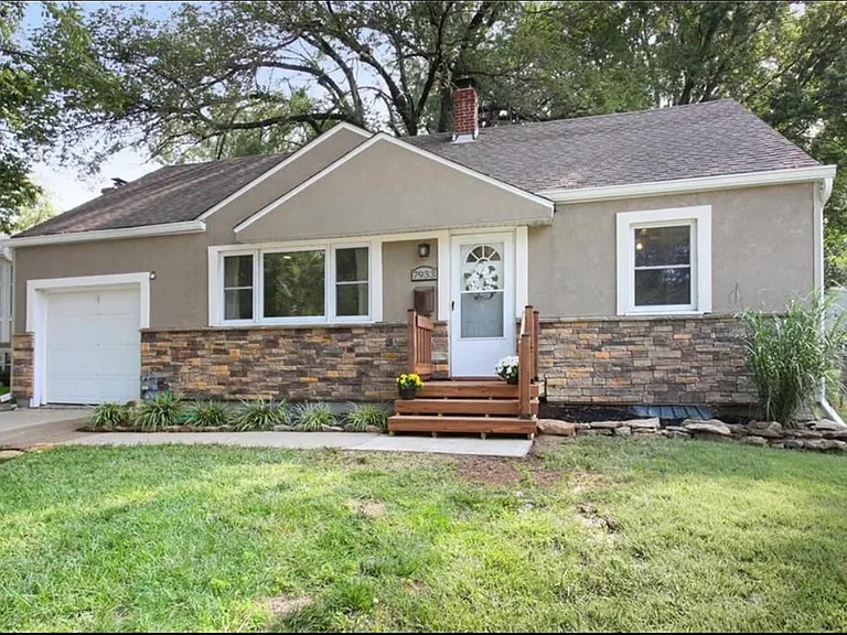 7933 Jefferson St — Photo 16