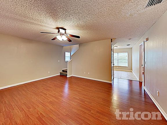 4th image of 914 Cape Cod Cir