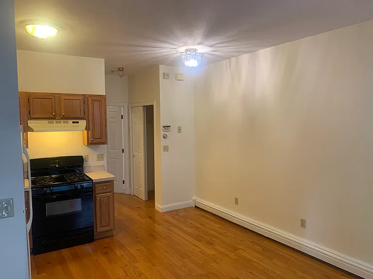 202 Hurley St #1 — Photo 10