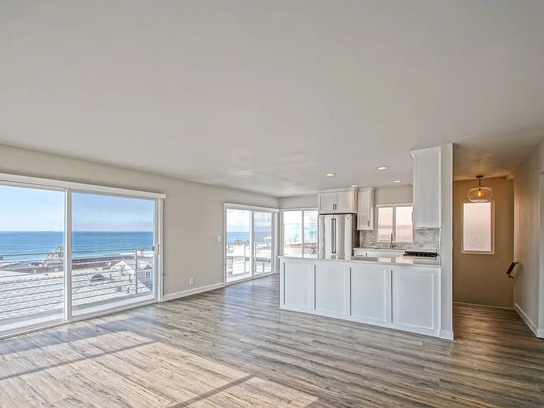307 Bayview Dr — Photo 5