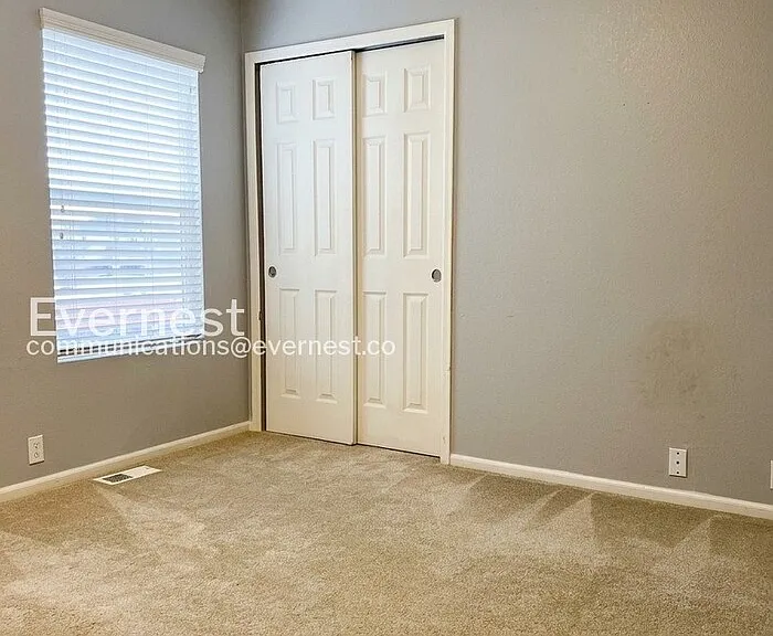 8215 Silver Glen Dr — Photo 15