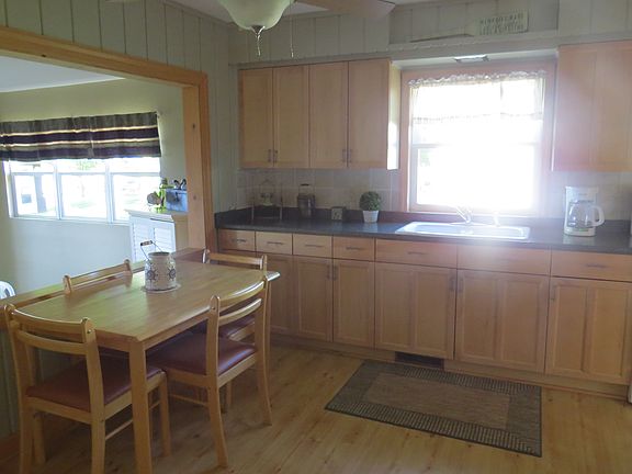 Spacious kitchen (11 x 15)