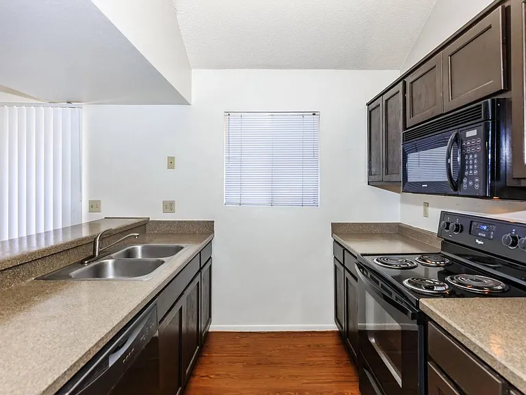 Rio Cancion Apartments — Photo 63