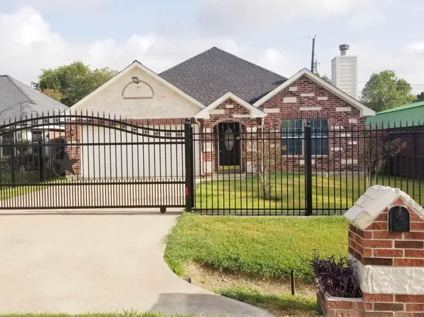 6650 Roberson St, Houston, TX 77085