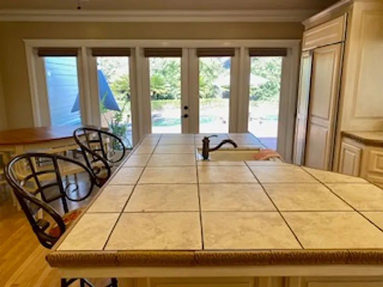 1420 W Kaweah Ave — Photo 5