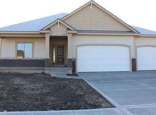 701 NW Ridgeline Ct, Ankeny, IA 50023