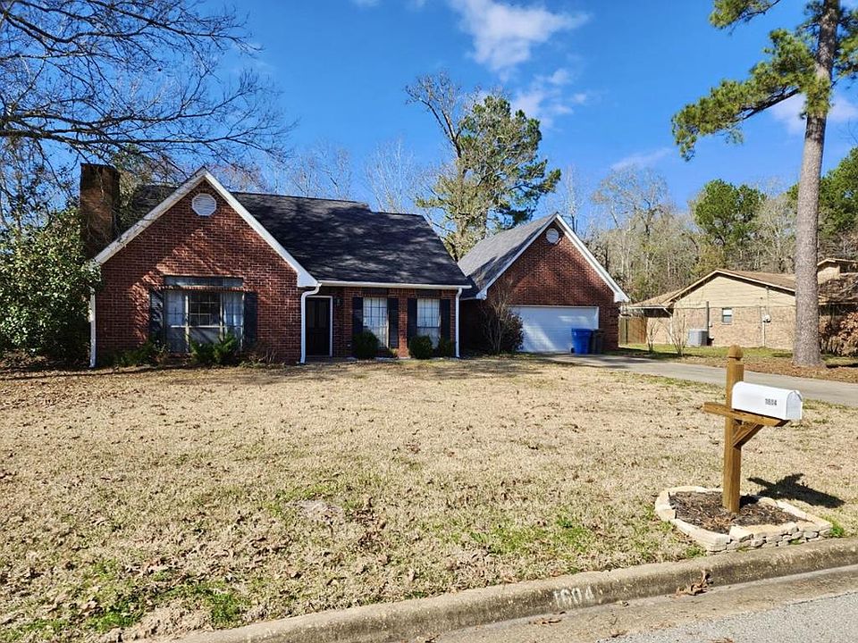1st image of 1604 Woodland Dr