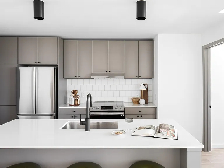 Emmi Midtown — Photo 17
