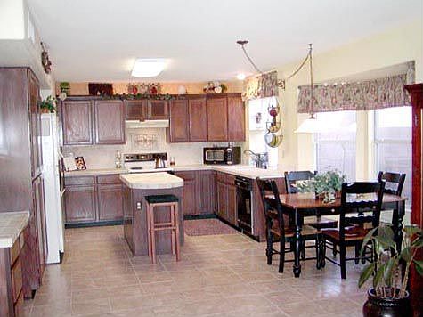 HUGE KITCHEN WITH TRAVERTINE COUNTERS