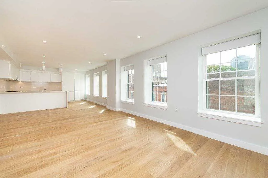4 bed, $7,000 — Photo 1